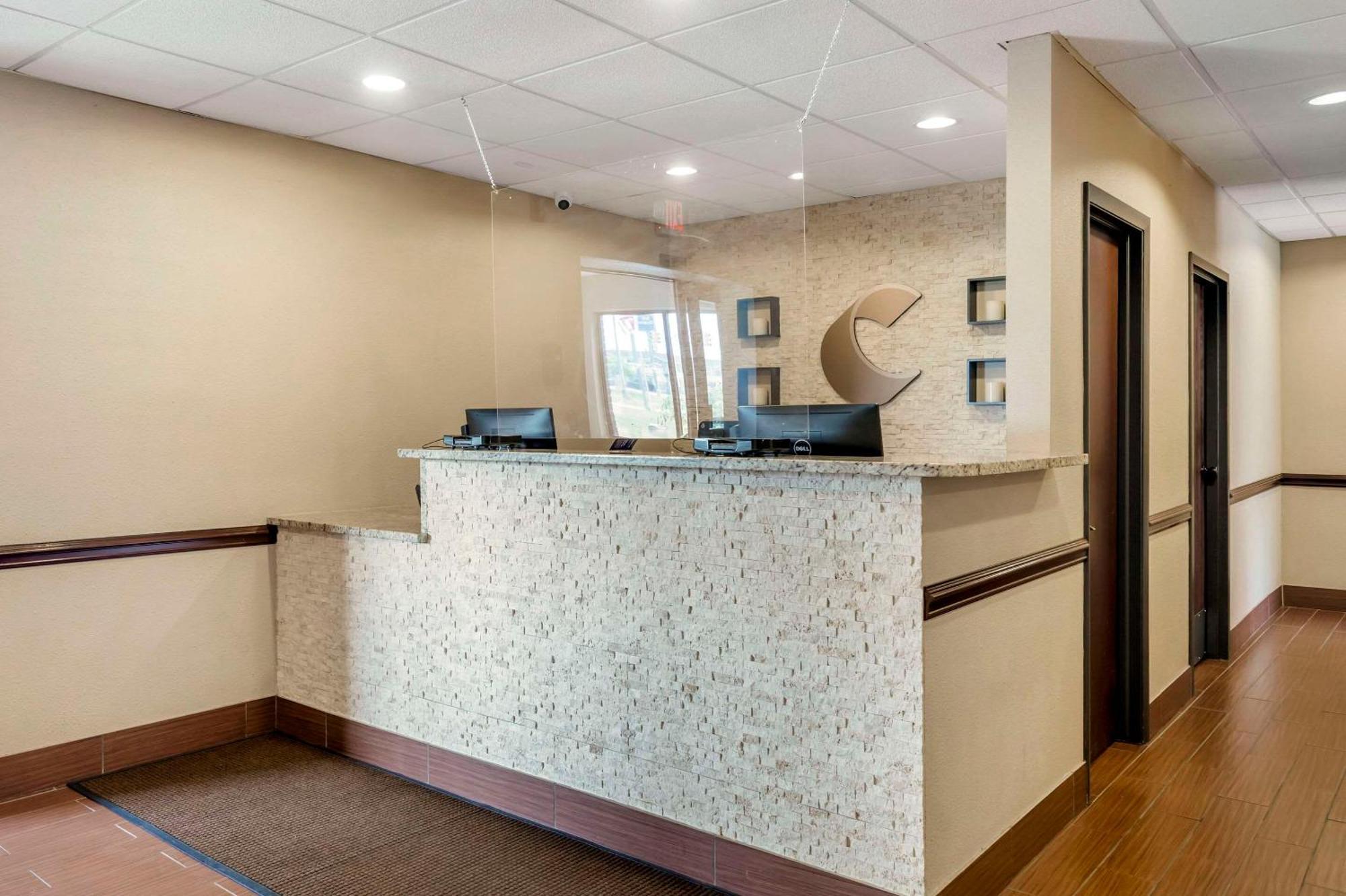 Comfort Inn Sault Ste. Marie Buitenkant foto